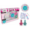 Accessori manicure con smalti e adesivi
