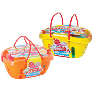 Cesto cucina allegra con stoviglie e accessori